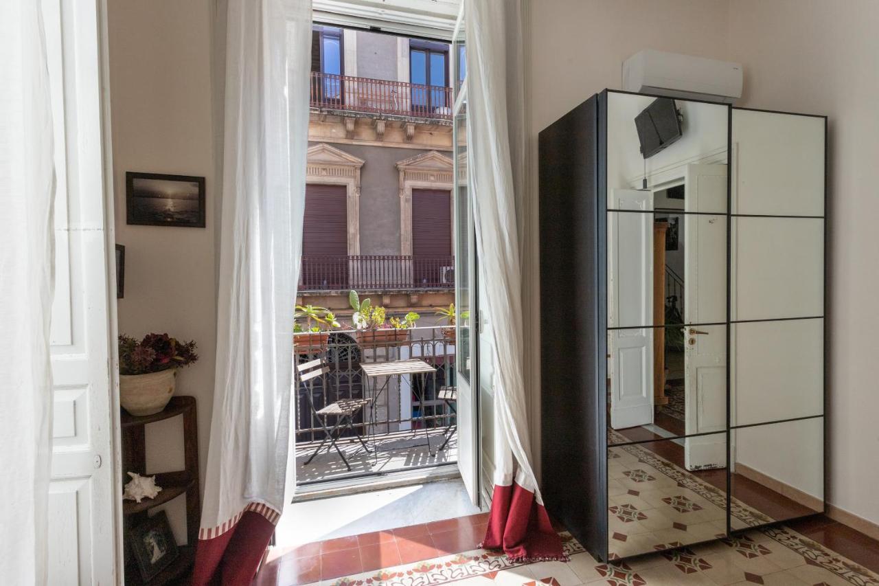 Zefiro Rooms Κατάνια Εξωτερικό φωτογραφία